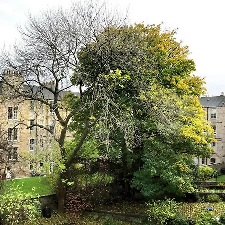 5 Star Beautiful & Vintage, Spacious Apt In Chic Location! Edimburgo Exterior foto